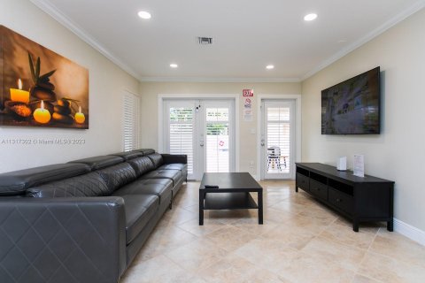 Снять в аренду виллу или дом в Холливуд, Флорида 5 спален, 183.2м2, № 1958478 - фото 9