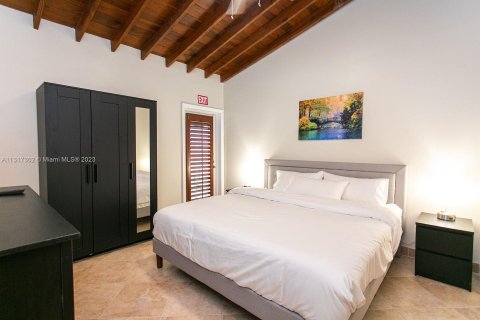 Снять в аренду виллу или дом в Холливуд, Флорида 5 спален, 183.2м2, № 1958478 - фото 26