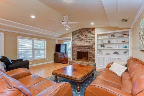 Villa ou maison à louer à Tampa, Floride: 4 chambres, 186.55 m2 № 2157897 - photo 12
