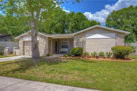 Villa ou maison à louer à Tampa, Floride: 4 chambres, 186.55 m2 № 2157897 - photo 2