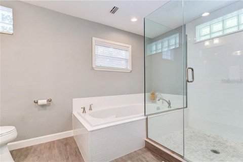 Villa ou maison à louer à Tampa, Floride: 4 chambres, 186.55 m2 № 2157897 - photo 17