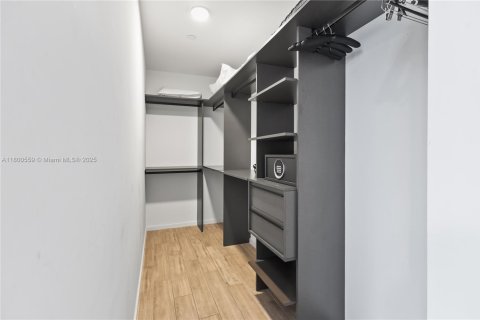 Copropriété à louer à Miami, Floride: 3 chambres, 104.52 m2 № 1960087 - photo 17