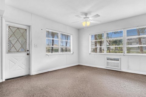 Villa ou maison à vendre à Pompano Beach, Floride: 3 chambres, 193.52 m2 № 2365207 - photo 19