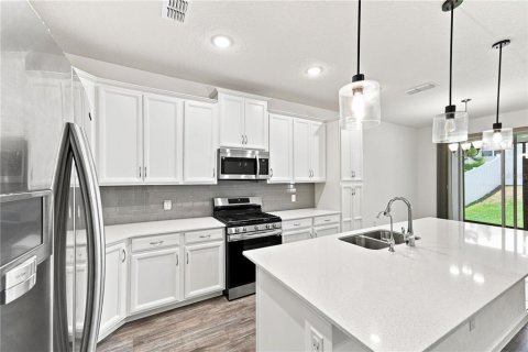 Villa ou maison à vendre à Mount Dora, Floride: 4 chambres, 223.89 m2 № 2259421 - photo 4