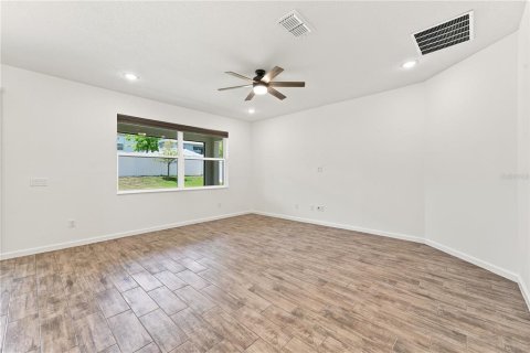 Villa ou maison à vendre à Mount Dora, Floride: 4 chambres, 223.89 m2 № 2259421 - photo 11
