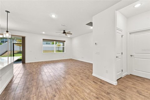 Villa ou maison à vendre à Mount Dora, Floride: 4 chambres, 223.89 m2 № 2259421 - photo 7