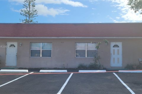 Immobilier commercial à North Lauderdale, Floride 267.56 m2 № 2078581