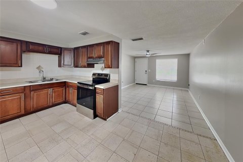 Villa ou maison à louer à Valrico, Floride: 3 chambres, 101.45 m2 № 2385947 - photo 5