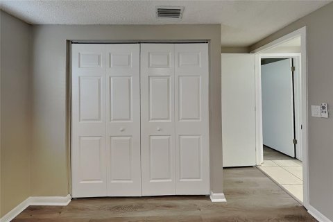 Villa ou maison à louer à Valrico, Floride: 3 chambres, 101.45 m2 № 2385947 - photo 9
