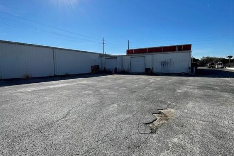 Commercial property in Eustis, Florida 2487.55 sq.m. № 2211848 - photo 3