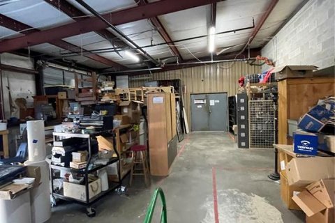 Commercial property in Eustis, Florida 2487.55 sq.m. № 2211848 - photo 8
