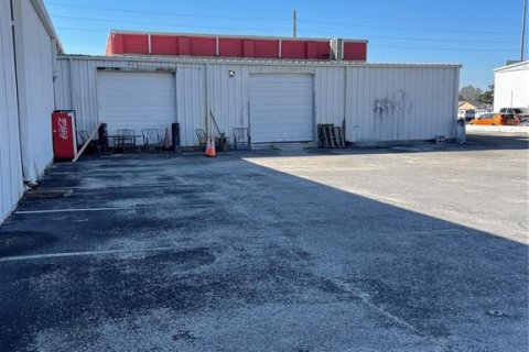 Commercial property in Eustis, Florida 2487.55 sq.m. № 2211848 - photo 4