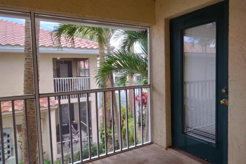 Condo in West Palm Beach, Florida, 3 bedrooms  № 2393188 - photo 16