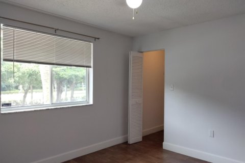 Condo in West Palm Beach, Florida, 3 bedrooms  № 2393188 - photo 14