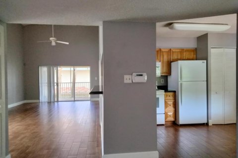 Condo in West Palm Beach, Florida, 3 bedrooms  № 2393188 - photo 4
