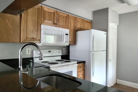 Condo in West Palm Beach, Florida, 3 bedrooms  № 2393188 - photo 5
