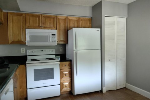 Condo in West Palm Beach, Florida, 3 bedrooms  № 2393188 - photo 7