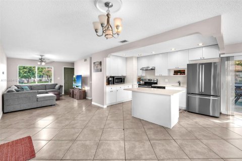Casa en venta en Lauderhill, Florida, 2 dormitorios, 149.39 m2 № 1931723 - foto 11