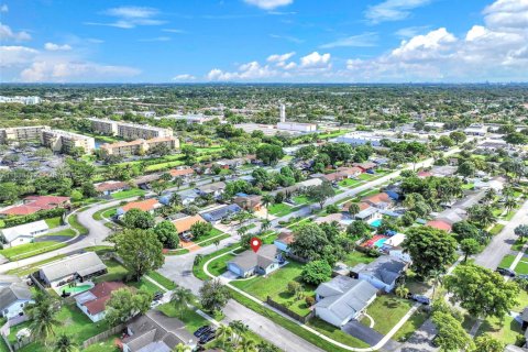 Casa en venta en Lauderhill, Florida, 2 dormitorios, 149.39 m2 № 1931723 - foto 30