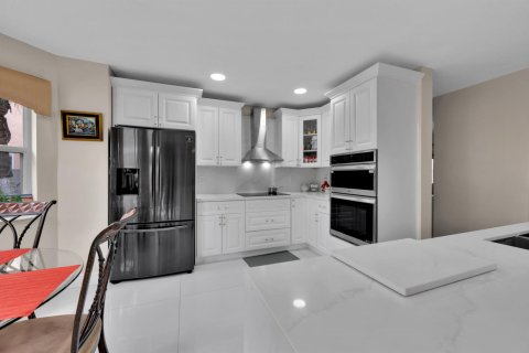 Casa en venta en Lake Worth, Florida, 5 dormitorios, 237.64 m2 № 2384515 - foto 4