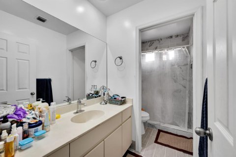 Casa en venta en Lake Worth, Florida, 5 dormitorios, 237.64 m2 № 2384515 - foto 19