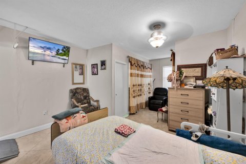 Casa en venta en Lake Worth, Florida, 5 dormitorios, 237.64 m2 № 2384515 - foto 15