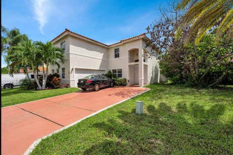 Casa en Lake Worth, Florida 5 dormitorios, 237.64 m2 № 2384515