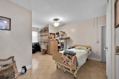 Casa en venta en Lake Worth, Florida, 5 dormitorios, 237.64 m2 № 2384515 - foto 14