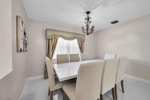 Casa en venta en Lake Worth, Florida, 5 dormitorios, 237.64 m2 № 2384515 - foto 10