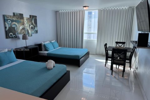 Condo in Miami Beach, Florida  № 2082627 - photo 3