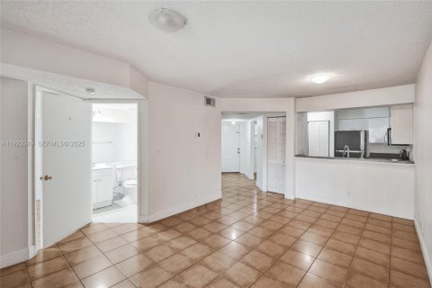 Copropriété à vendre à Miami Lakes, Floride: 2 chambres, 78.97 m2 № 1976920 - photo 16