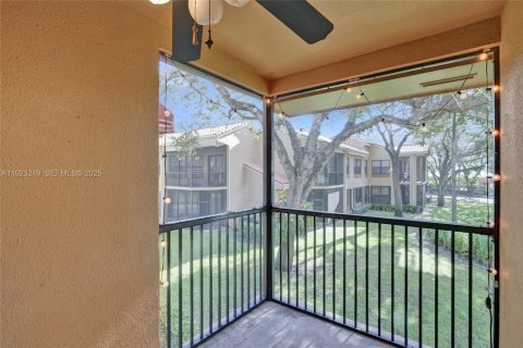 Copropriété à vendre à Miami Lakes, Floride: 2 chambres, 78.97 m2 № 1976920 - photo 29