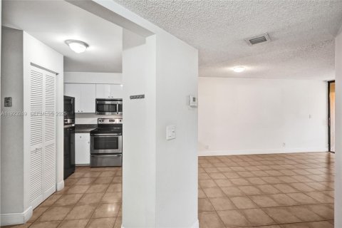 Copropriété à vendre à Miami Lakes, Floride: 2 chambres, 78.97 m2 № 1976920 - photo 4