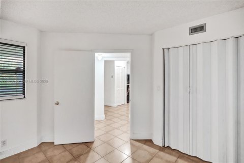 Copropriété à vendre à Miami Lakes, Floride: 2 chambres, 78.97 m2 № 1976920 - photo 8