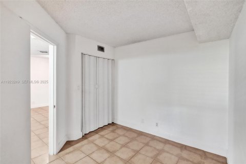 Copropriété à vendre à Miami Lakes, Floride: 2 chambres, 78.97 m2 № 1976920 - photo 7