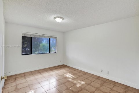 Copropriété à vendre à Miami Lakes, Floride: 2 chambres, 78.97 m2 № 1976920 - photo 25
