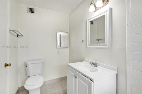 Copropriété à vendre à Miami Lakes, Floride: 2 chambres, 78.97 m2 № 1976920 - photo 27