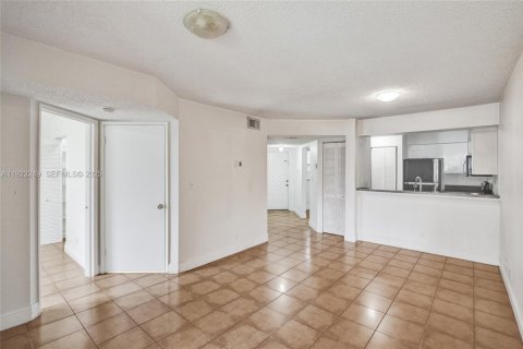Copropriété à vendre à Miami Lakes, Floride: 2 chambres, 78.97 m2 № 1976920 - photo 15