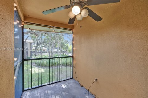 Copropriété à vendre à Miami Lakes, Floride: 2 chambres, 78.97 m2 № 1976920 - photo 28