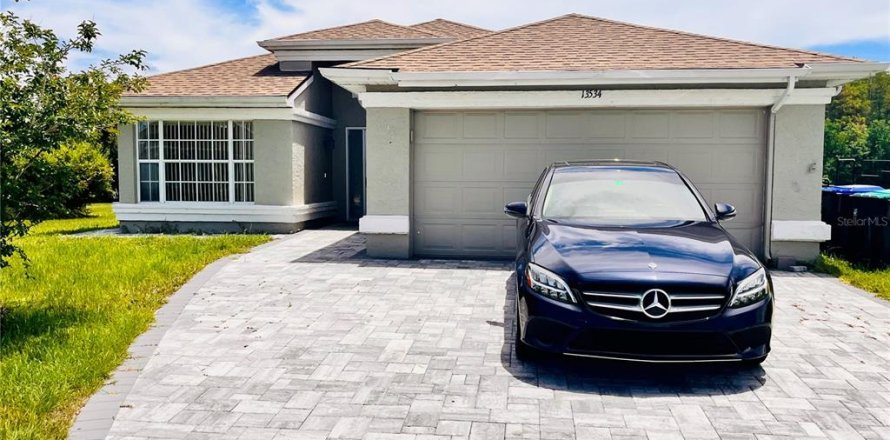 House in Orlando, Florida 3 bedrooms, 124.02 sq.m. № 2233316