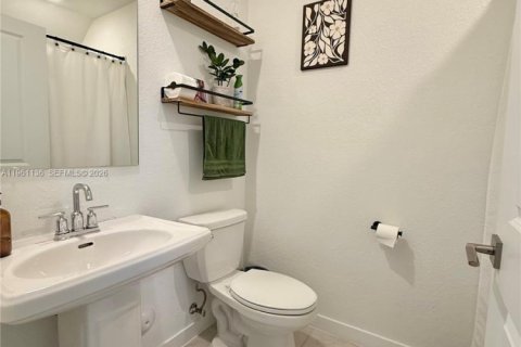 Снять в аренду таунхаус в Флорида-Сити, Флорида 3 спальни, 118.17м2, № 2021984 - фото 11