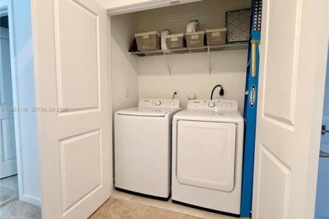 Снять в аренду таунхаус в Флорида-Сити, Флорида 3 спальни, 118.17м2, № 2021984 - фото 14