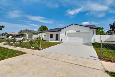 House in Orlando, Florida 3 bedrooms, 102.19 sq.m. № 2321131 - photo 2
