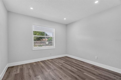House in Orlando, Florida 3 bedrooms, 102.19 sq.m. № 2321131 - photo 16