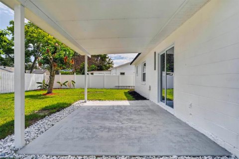 House in Orlando, Florida 3 bedrooms, 102.19 sq.m. № 2321131 - photo 24