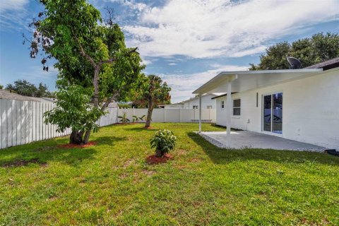 House in Orlando, Florida 3 bedrooms, 102.19 sq.m. № 2321131 - photo 26