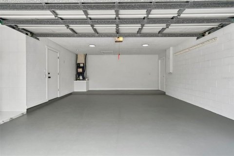 House in Orlando, Florida 3 bedrooms, 102.19 sq.m. № 2321131 - photo 4