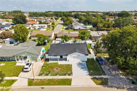 House in Orlando, Florida 3 bedrooms, 102.19 sq.m. № 2321131 - photo 29