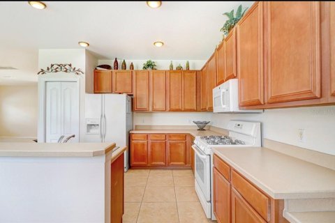 Casa en venta en Tampa, Florida, 4 dormitorios, 227.98 m2 № 2312569 - foto 13