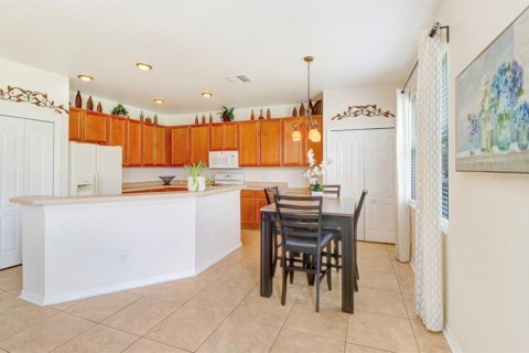 Casa en venta en Tampa, Florida, 4 dormitorios, 227.98 m2 № 2312569 - foto 12